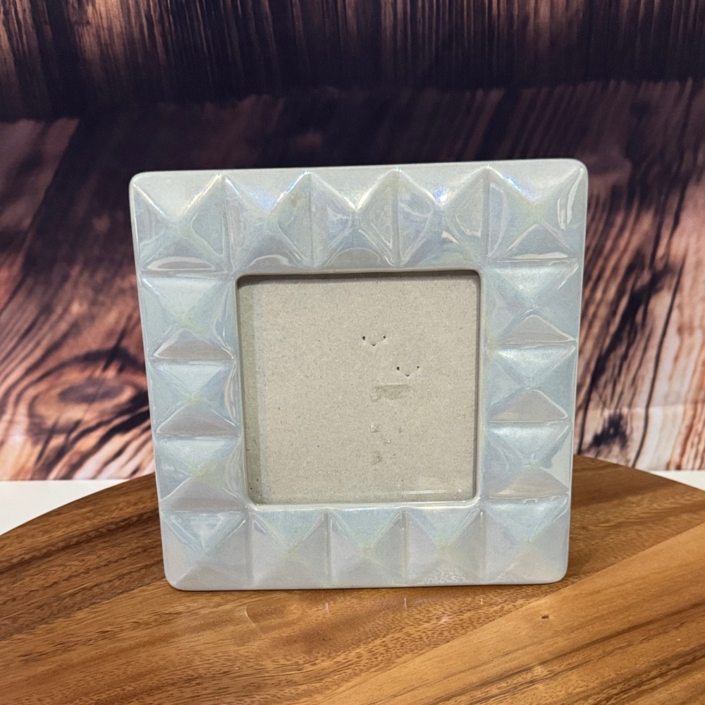Elegant Iridescent Frame 4X4